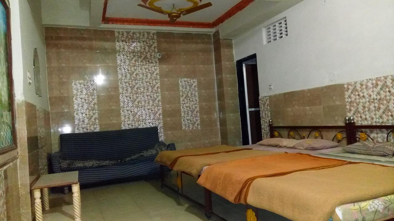 Hotel Amber Plaza Chittorgarh Zewnętrze zdjęcie
